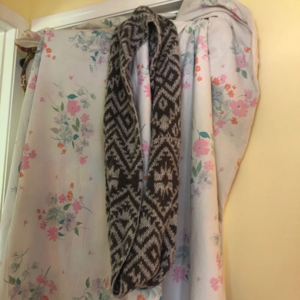 Infinity scarf